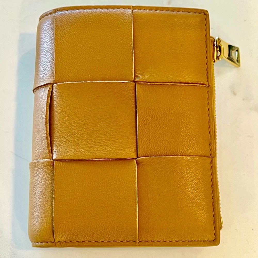 Bottega Veneta Intrecciato Leather Zip Wallet in Warm Caramel
